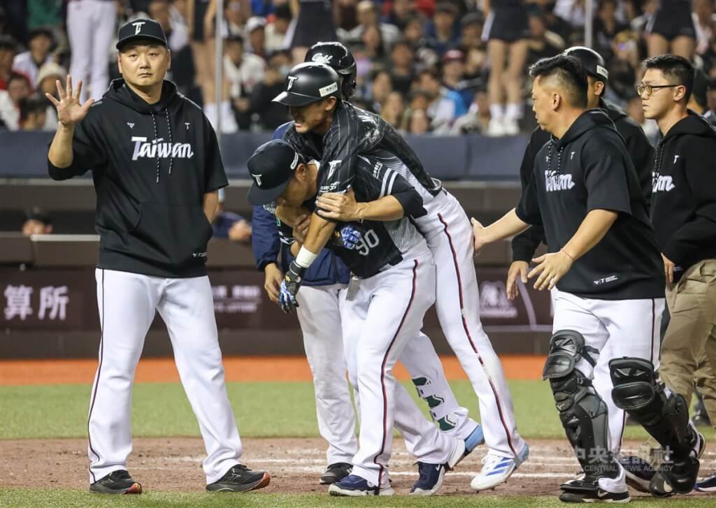 WBCQ台灣2連勝陳文杰卻傷退 曾總坦言時間點尷尬 | 運動 | 中央社 CNA